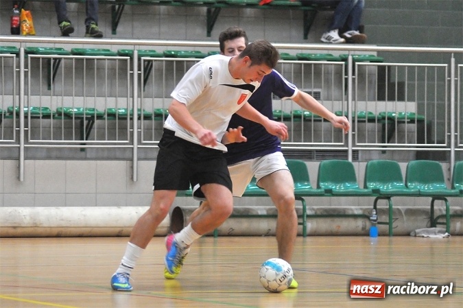 Zdjęcie w galerii na portalu naszraciborz.pl: Niedzielne spotkania w Halowej Lidze Piłki Nożnej wiadomości z regionu