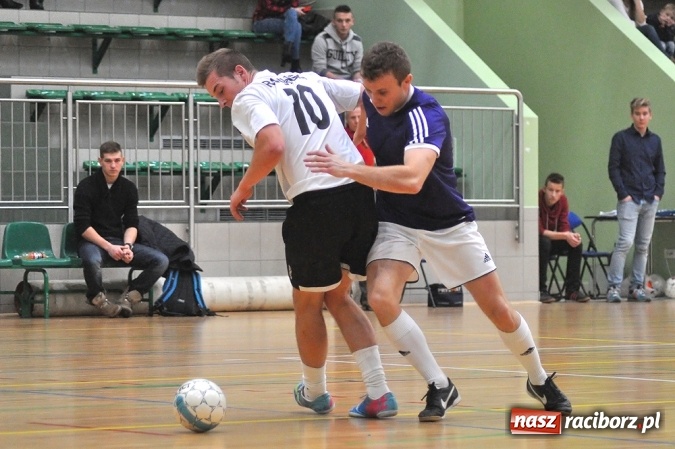 Zdjęcie w galerii na portalu naszraciborz.pl: Niedzielne spotkania w Halowej Lidze Piłki Nożnej wiadomości z regionu