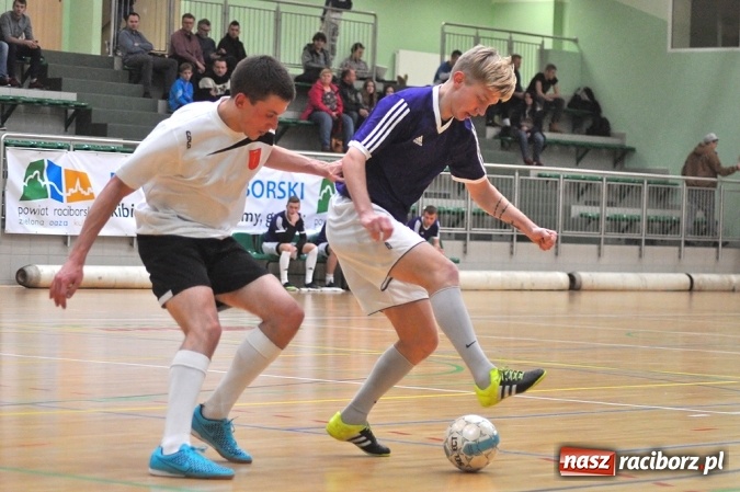Zdjęcie w galerii na portalu naszraciborz.pl: Niedzielne spotkania w Halowej Lidze Piłki Nożnej wiadomości z regionu