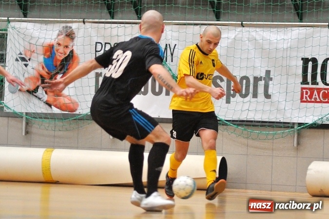 Zdjęcie w galerii na portalu naszraciborz.pl: Niedzielne spotkania w Halowej Lidze Piłki Nożnej wiadomości z regionu