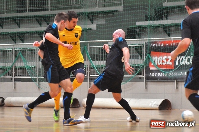 Zdjęcie w galerii na portalu naszraciborz.pl: Niedzielne spotkania w Halowej Lidze Piłki Nożnej wiadomości z regionu
