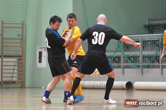 Zdjęcie w galerii na portalu naszraciborz.pl: Niedzielne spotkania w Halowej Lidze Piłki Nożnej wiadomości z regionu