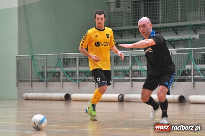 Zdjęcie w galerii na portalu naszraciborz.pl: Niedzielne spotkania w Halowej Lidze Piłki Nożnej wiadomości z regionu