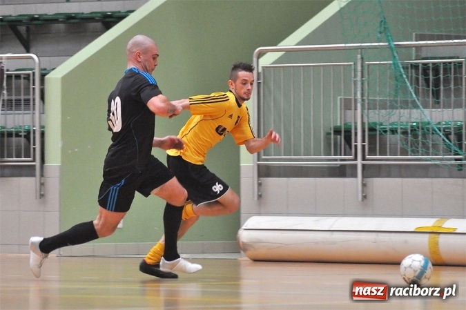 Zdjęcie w galerii na portalu naszraciborz.pl: Niedzielne spotkania w Halowej Lidze Piłki Nożnej wiadomości z regionu