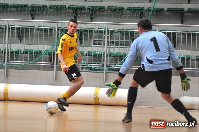 Zdjęcie w galerii na portalu naszraciborz.pl: Niedzielne spotkania w Halowej Lidze Piłki Nożnej wiadomości z regionu