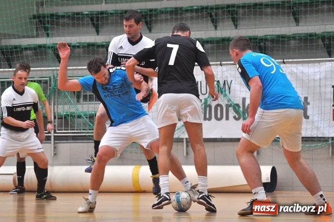 Zdjęcie w galerii na portalu naszraciborz.pl: Niedzielne spotkania w Halowej Lidze Piłki Nożnej wiadomości z regionu