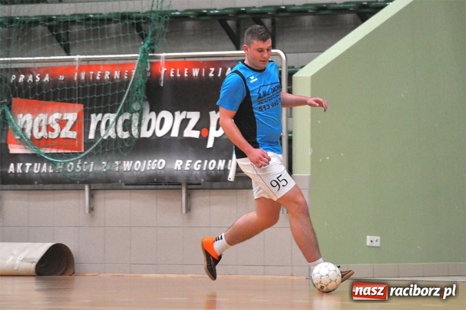 Zdjęcie w galerii na portalu naszraciborz.pl: Niedzielne spotkania w Halowej Lidze Piłki Nożnej wiadomości z regionu