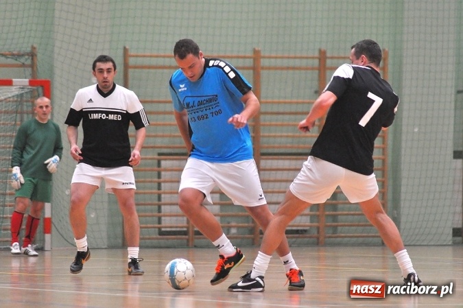 Zdjęcie w galerii na portalu naszraciborz.pl: Niedzielne spotkania w Halowej Lidze Piłki Nożnej wiadomości z regionu