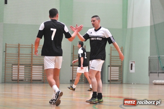 Zdjęcie w galerii na portalu naszraciborz.pl: Niedzielne spotkania w Halowej Lidze Piłki Nożnej wiadomości z regionu
