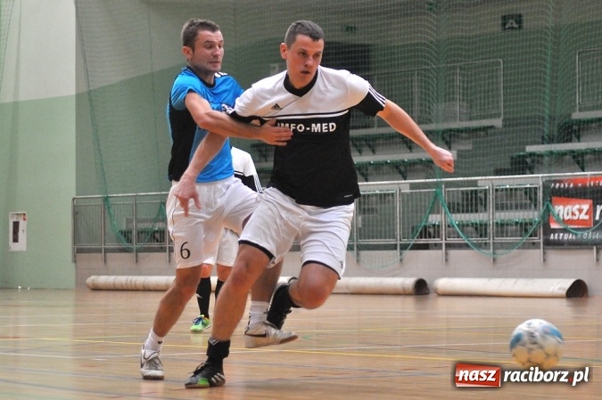 Zdjęcie w galerii na portalu naszraciborz.pl: Niedzielne spotkania w Halowej Lidze Piłki Nożnej wiadomości z regionu