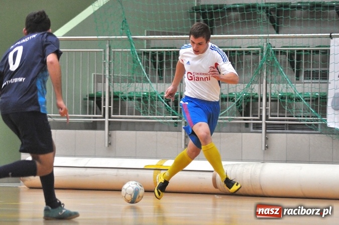 Zdjęcie w galerii na portalu naszraciborz.pl: Niedzielne spotkania w Halowej Lidze Piłki Nożnej wiadomości z regionu