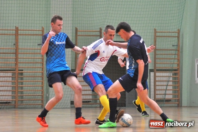 Zdjęcie w galerii na portalu naszraciborz.pl: Niedzielne spotkania w Halowej Lidze Piłki Nożnej wiadomości z regionu