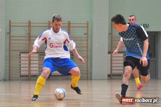Zdjęcie w galerii na portalu naszraciborz.pl: Niedzielne spotkania w Halowej Lidze Piłki Nożnej wiadomości z regionu
