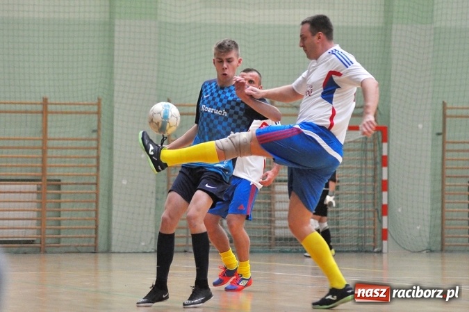 Zdjęcie w galerii na portalu naszraciborz.pl: Niedzielne spotkania w Halowej Lidze Piłki Nożnej wiadomości z regionu