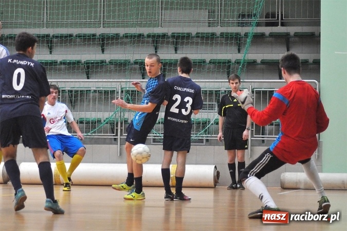 Zdjęcie w galerii na portalu naszraciborz.pl: Niedzielne spotkania w Halowej Lidze Piłki Nożnej wiadomości z regionu