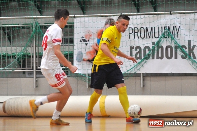 Zdjęcie w galerii na portalu naszraciborz.pl: Niedzielne spotkania w Halowej Lidze Piłki Nożnej wiadomości z regionu