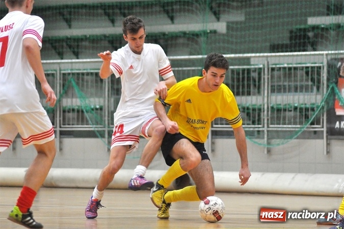 Zdjęcie w galerii na portalu naszraciborz.pl: Niedzielne spotkania w Halowej Lidze Piłki Nożnej wiadomości z regionu