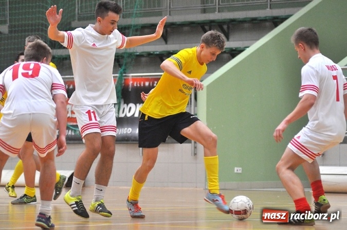 Zdjęcie w galerii na portalu naszraciborz.pl: Niedzielne spotkania w Halowej Lidze Piłki Nożnej wiadomości z regionu