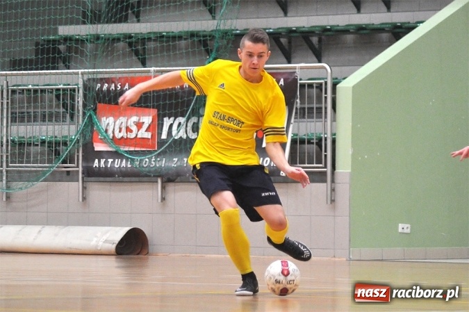Zdjęcie w galerii na portalu naszraciborz.pl: Niedzielne spotkania w Halowej Lidze Piłki Nożnej wiadomości z regionu