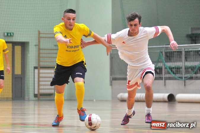 Zdjęcie w galerii na portalu naszraciborz.pl: Niedzielne spotkania w Halowej Lidze Piłki Nożnej wiadomości z regionu