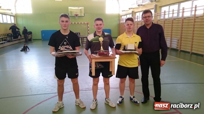 Zdjęcie w galerii na portalu naszraciborz.pl: Turniej o Puchar Wójta Pietrowic Wielkich w tenisie stołowym wiadomości z regionu