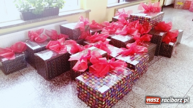 Zdjęcie w galerii na portalu naszraciborz.pl: Szlachetna Paczka w PWSZ wiadomości z regionu