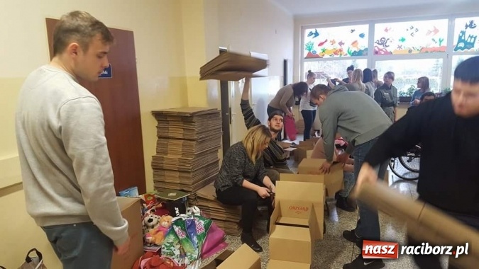 Zdjęcie w galerii na portalu naszraciborz.pl: Szlachetna Paczka w PWSZ wiadomości z regionu