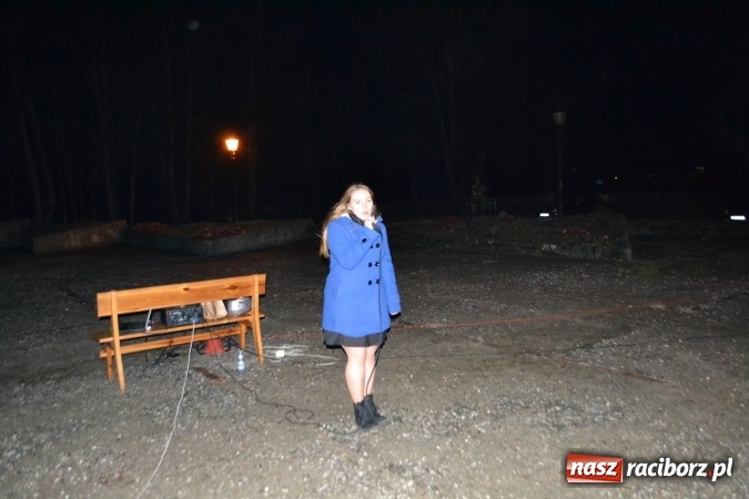 Zdjęcie w galerii na portalu naszraciborz.pl: Uroczyste rozświetlenie choinki w Kuźni Raciborskiej wiadomości z regionu