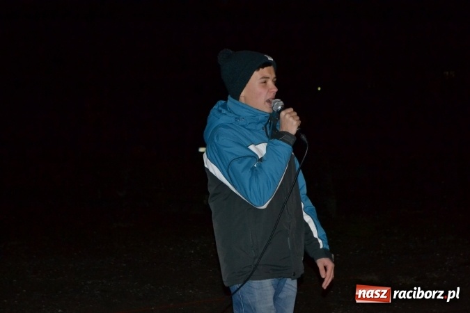 Zdjęcie w galerii na portalu naszraciborz.pl: Uroczyste rozświetlenie choinki w Kuźni Raciborskiej wiadomości z regionu