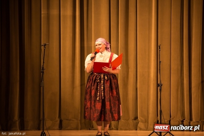 Zdjęcie w galerii na portalu naszraciborz.pl: Świąteczny koncert zespołów SKZR Źródło. Jak zawsze pięknie tańcowali, dziś dla Judyty wiadomości z regionu