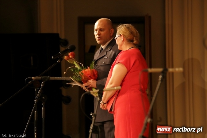 Zdjęcie w galerii na portalu naszraciborz.pl: Świąteczny koncert zespołów SKZR Źródło. Jak zawsze pięknie tańcowali, dziś dla Judyty wiadomości z regionu