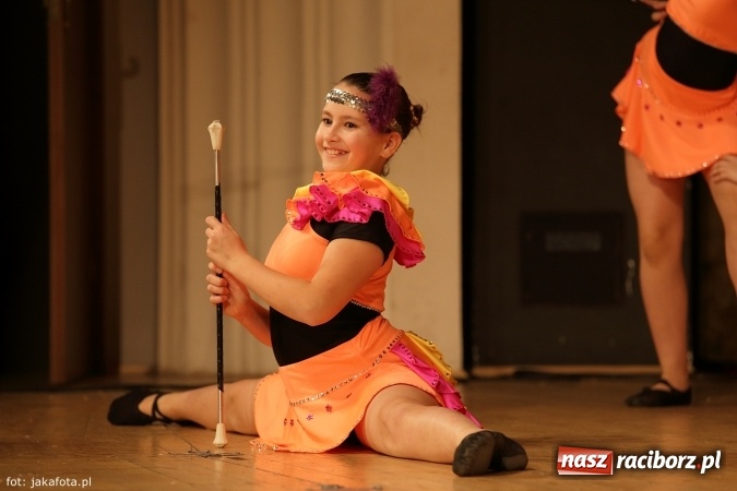 Zdjęcie w galerii na portalu naszraciborz.pl: Świąteczny koncert zespołów SKZR Źródło. Jak zawsze pięknie tańcowali, dziś dla Judyty wiadomości z regionu