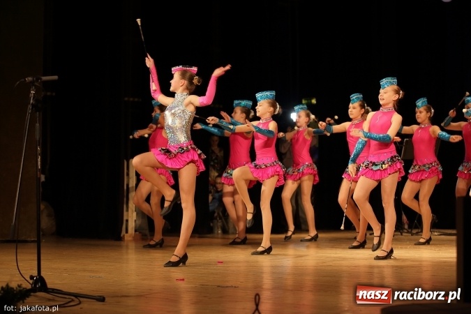Zdjęcie w galerii na portalu naszraciborz.pl: Świąteczny koncert zespołów SKZR Źródło. Jak zawsze pięknie tańcowali, dziś dla Judyty wiadomości z regionu