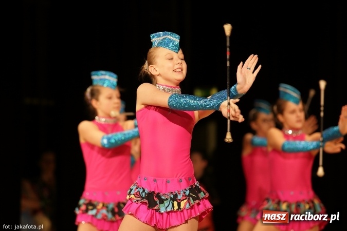 Zdjęcie w galerii na portalu naszraciborz.pl: Świąteczny koncert zespołów SKZR Źródło. Jak zawsze pięknie tańcowali, dziś dla Judyty wiadomości z regionu