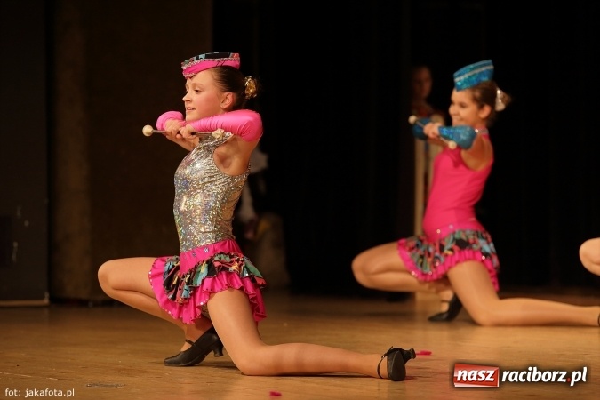 Zdjęcie w galerii na portalu naszraciborz.pl: Świąteczny koncert zespołów SKZR Źródło. Jak zawsze pięknie tańcowali, dziś dla Judyty wiadomości z regionu