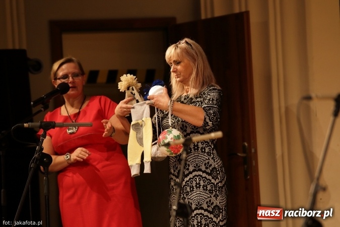 Zdjęcie w galerii na portalu naszraciborz.pl: Świąteczny koncert zespołów SKZR Źródło. Jak zawsze pięknie tańcowali, dziś dla Judyty wiadomości z regionu