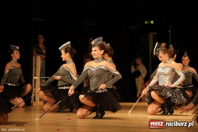 Zdjęcie w galerii na portalu naszraciborz.pl: Świąteczny koncert zespołów SKZR Źródło. Jak zawsze pięknie tańcowali, dziś dla Judyty wiadomości z regionu