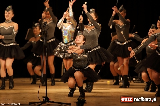 Zdjęcie w galerii na portalu naszraciborz.pl: Świąteczny koncert zespołów SKZR Źródło. Jak zawsze pięknie tańcowali, dziś dla Judyty wiadomości z regionu