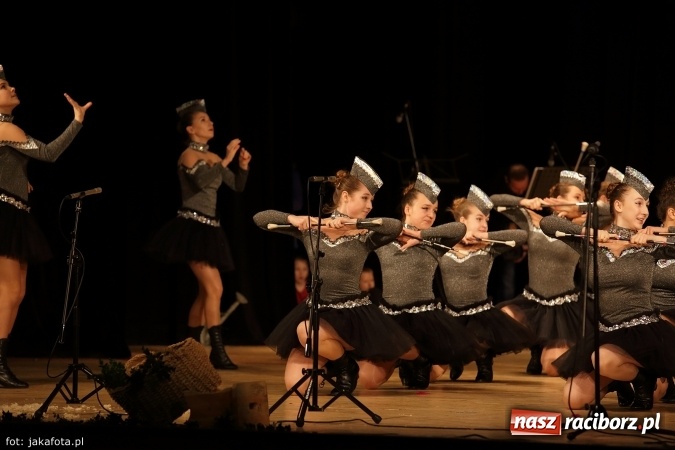 Zdjęcie w galerii na portalu naszraciborz.pl: Świąteczny koncert zespołów SKZR Źródło. Jak zawsze pięknie tańcowali, dziś dla Judyty wiadomości z regionu