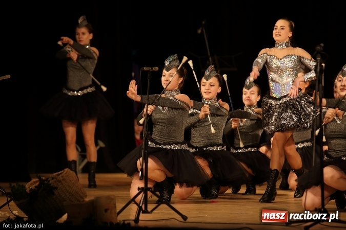 Zdjęcie w galerii na portalu naszraciborz.pl: Świąteczny koncert zespołów SKZR Źródło. Jak zawsze pięknie tańcowali, dziś dla Judyty wiadomości z regionu