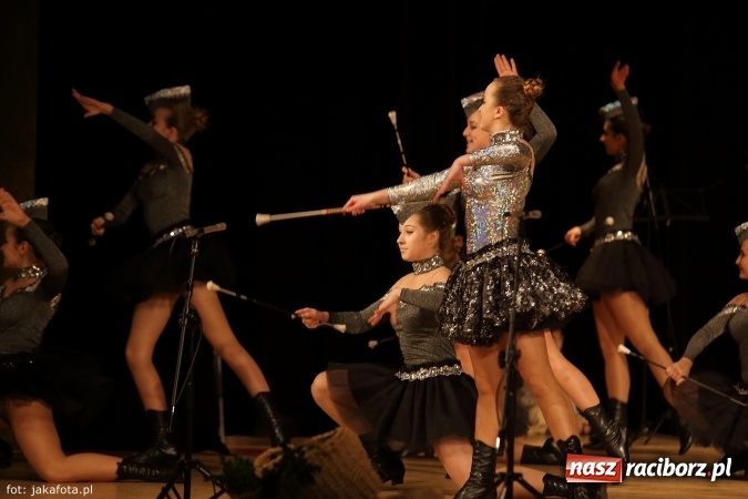 Zdjęcie w galerii na portalu naszraciborz.pl: Świąteczny koncert zespołów SKZR Źródło. Jak zawsze pięknie tańcowali, dziś dla Judyty wiadomości z regionu
