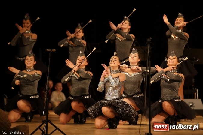 Zdjęcie w galerii na portalu naszraciborz.pl: Świąteczny koncert zespołów SKZR Źródło. Jak zawsze pięknie tańcowali, dziś dla Judyty wiadomości z regionu