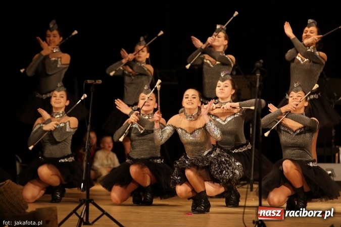 Zdjęcie w galerii na portalu naszraciborz.pl: Świąteczny koncert zespołów SKZR Źródło. Jak zawsze pięknie tańcowali, dziś dla Judyty wiadomości z regionu