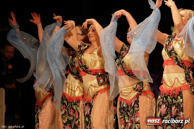 Zdjęcie w galerii na portalu naszraciborz.pl: Świąteczny koncert zespołów SKZR Źródło. Jak zawsze pięknie tańcowali, dziś dla Judyty wiadomości z regionu