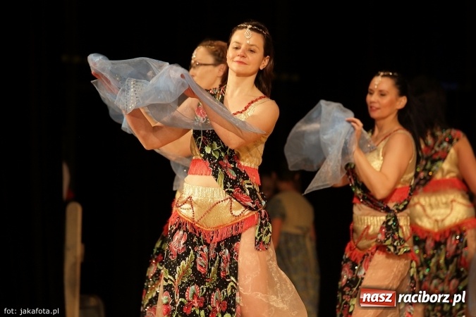 Zdjęcie w galerii na portalu naszraciborz.pl: Świąteczny koncert zespołów SKZR Źródło. Jak zawsze pięknie tańcowali, dziś dla Judyty wiadomości z regionu