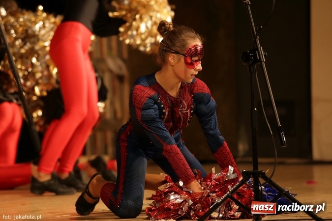 Zdjęcie w galerii na portalu naszraciborz.pl: Świąteczny koncert zespołów SKZR Źródło. Jak zawsze pięknie tańcowali, dziś dla Judyty wiadomości z regionu