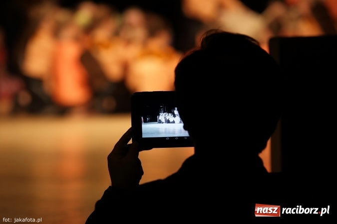 Zdjęcie w galerii na portalu naszraciborz.pl: Świąteczny koncert zespołów SKZR Źródło. Jak zawsze pięknie tańcowali, dziś dla Judyty wiadomości z regionu