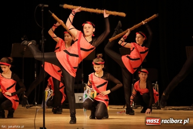 Zdjęcie w galerii na portalu naszraciborz.pl: Świąteczny koncert zespołów SKZR Źródło. Jak zawsze pięknie tańcowali, dziś dla Judyty wiadomości z regionu