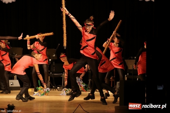 Zdjęcie w galerii na portalu naszraciborz.pl: Świąteczny koncert zespołów SKZR Źródło. Jak zawsze pięknie tańcowali, dziś dla Judyty wiadomości z regionu