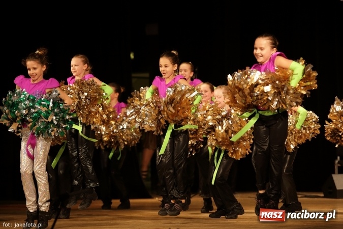 Zdjęcie w galerii na portalu naszraciborz.pl: Świąteczny koncert zespołów SKZR Źródło. Jak zawsze pięknie tańcowali, dziś dla Judyty wiadomości z regionu